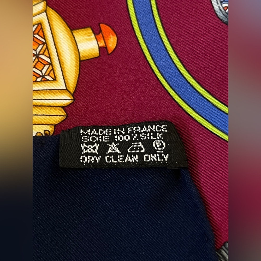 Hermès Qu`importe le flacon silk scarf - Picture 4 of 10